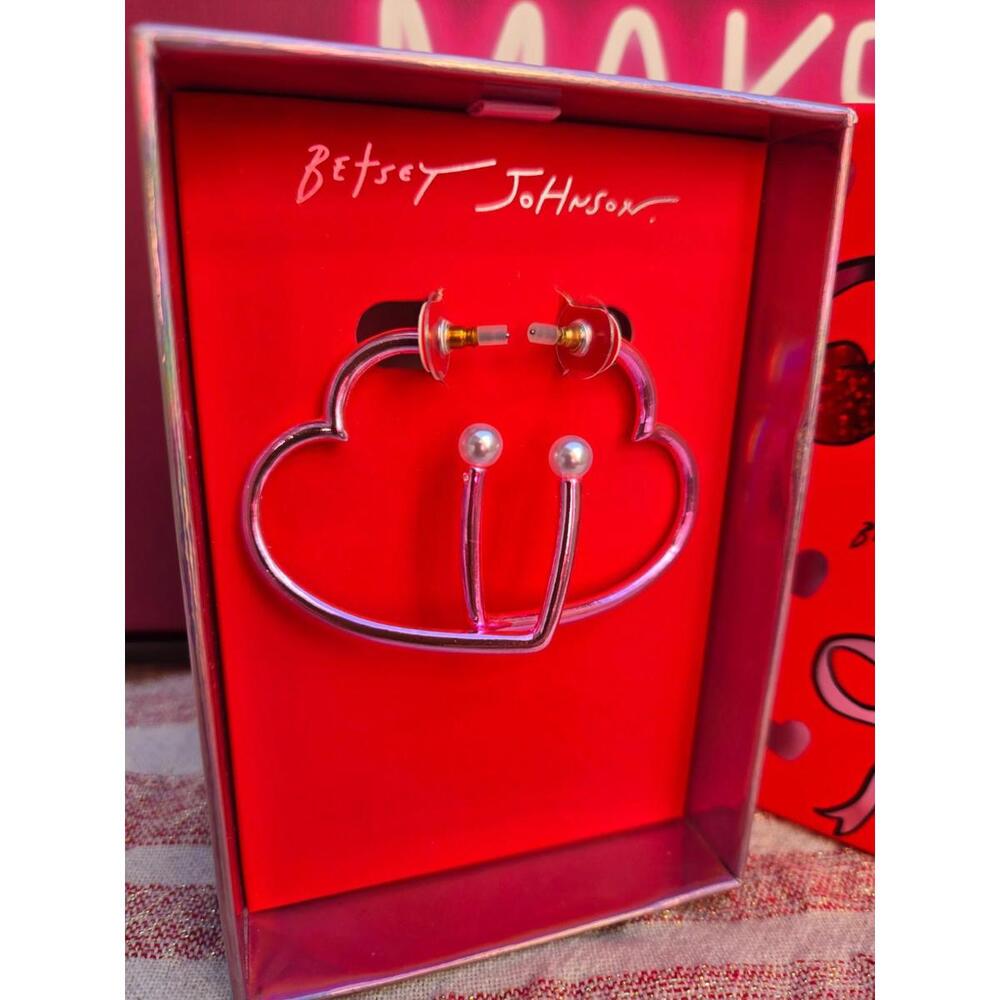 Betsey Johnson Love Spell Pink Metallic Heart Hoop Earrings Faux Pearl NWT in Bo